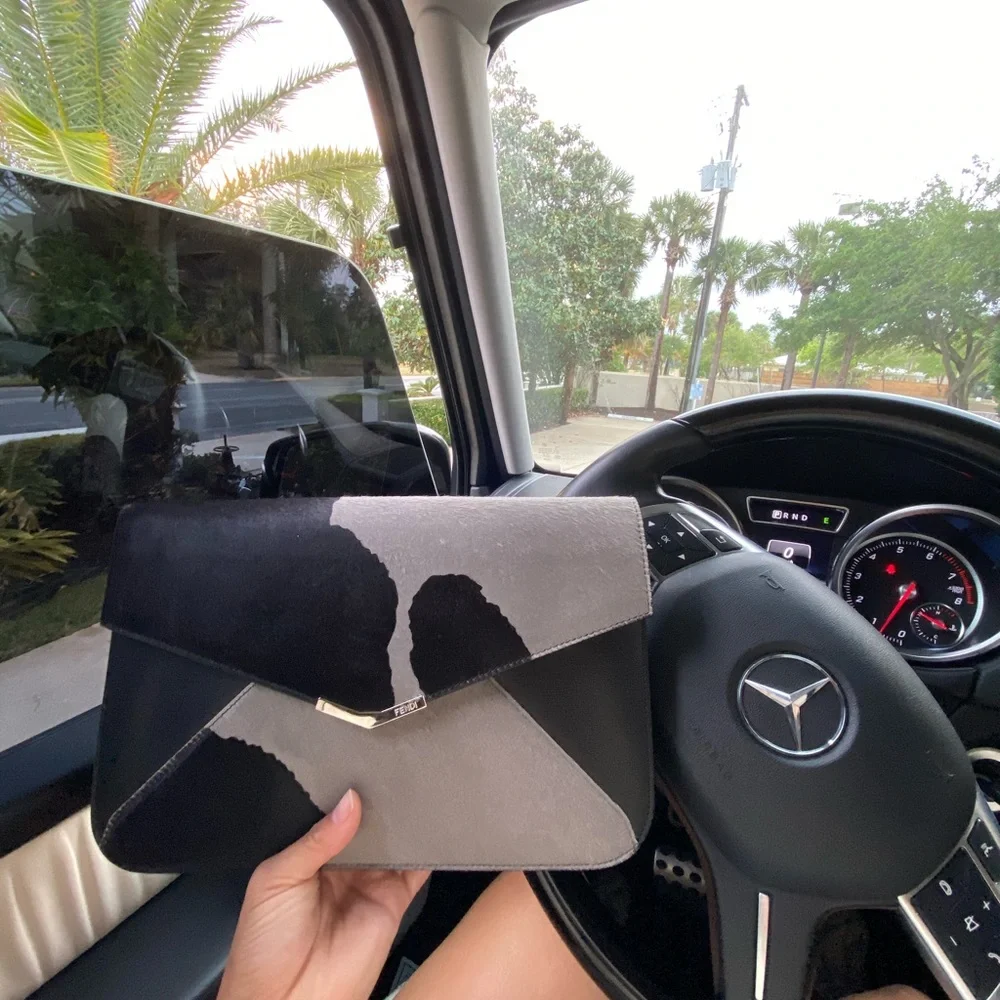 Fendi pouch - Picture 3 of 9